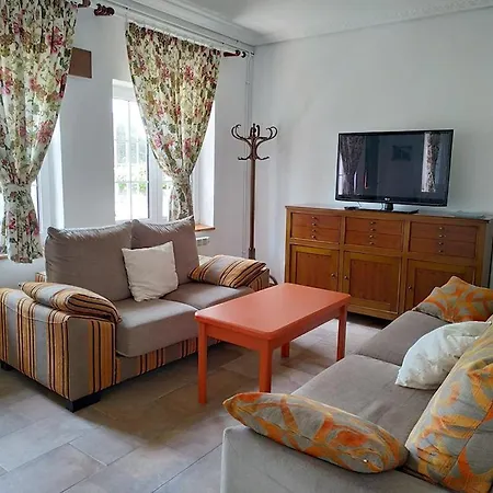 La Cayonesa. Casa Completa. *